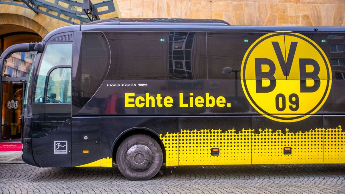 TV-Streich bei Dortmund gegen Bayern „TV total“-Crew schafft es mit Fake-Bus ins BVB-Stadion