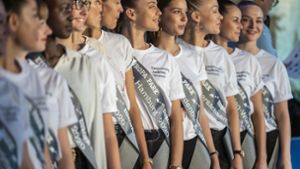 Die Kandidatinnen zur „Miss Germany“ präsentieren sich in Rust. Foto: dpa/Patrick Seeger