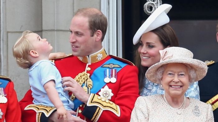 Auch Herzogin Kate feiert mit der Queen