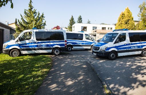 Festgenommen wurde der Mann in Tübingen, doch da er in Rottenburg eine Wohnung gemietet hatte, war auch dort das Polizeiaufgebot groß (unser Bild). Foto: dpa