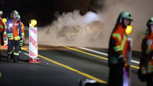 Mercedes-Fahrer stirbt in den Flammen – war  ein weiteres Auto beteiligt?