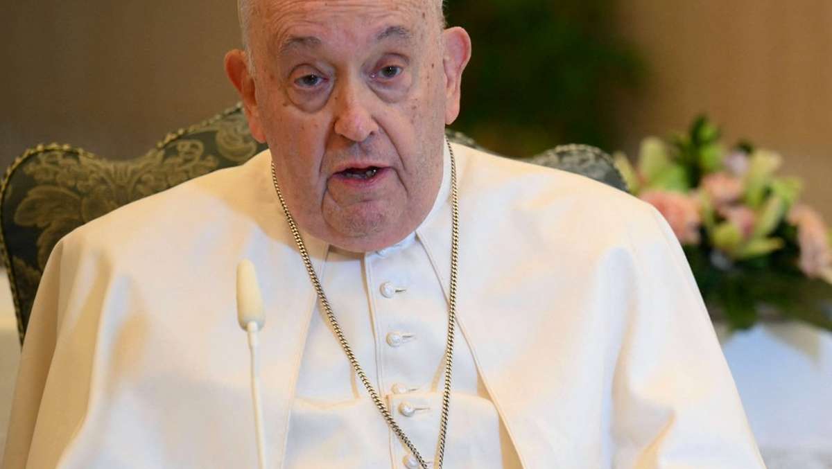 Papst Franziskus erklärt:  Er hat eine Entzündung an der Lunge