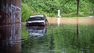 Bei Kirchheim waren viele Unterführungen überflutet. Foto: SDMG