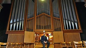 Daniel Tepper wirkt noch bis September als Praktikant  in Bad Cannstatt, anschließend  geht der  studierte Kirchenmusiker nach Sindelfingen. Foto: Claudia Leihenseder