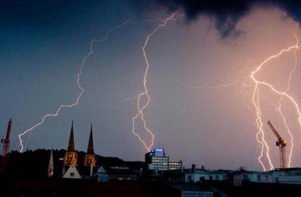 Etwa 2,5 Millionen Blitze werden pro Jahr in Deutschland registriert. Und das an nur etwa 20 bis 30 Gewittertagen, vor allem im Frühjahr und Sommer.