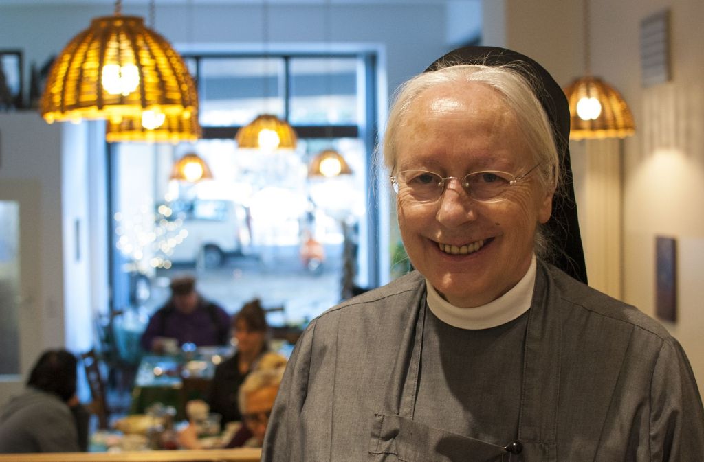 Schwester Margret öffnet den Obdachlosen und Ausgegrenzten in Stuttgart täglich ihre Tür zur Franziskusstube.