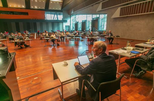 In einer Sondersitzung hat der Esslinger Gemeinderat den Zeitplan für die OB-Wahl im Juli festgelegt. Foto: Roberto Bulgrin