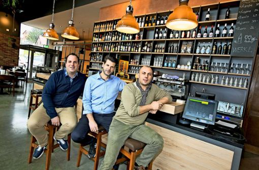 Fabio Coppolino, Piergiovanni Damiano und Maximilian Provenzano wollen Bar und Restaurant im Werk Vier zu einem Erfolg machen. Foto: Horst Rudel
