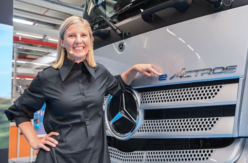 Karin Radström steuert die traditionsreiche Lkw-Marke Mercedes-Benz. Foto: picture alliance/dpa/Uli Deck