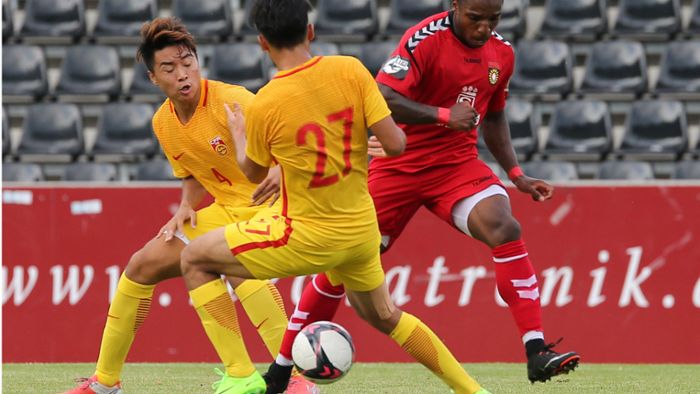 Chinesische Auswahl spielt gegen Regionalligisten