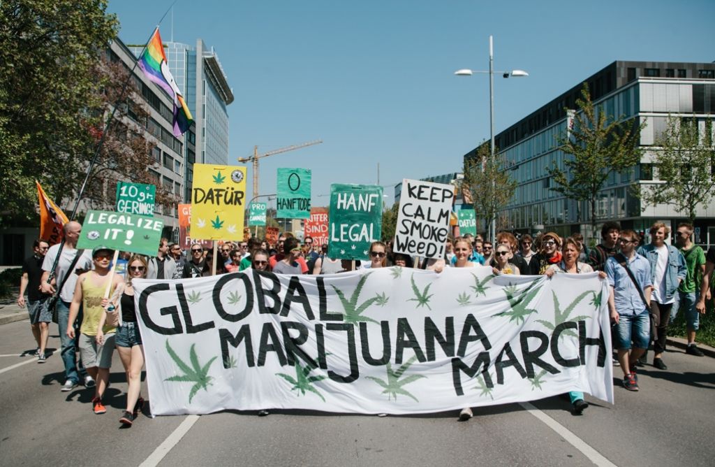 Auch in Stuttgart demonstrierten Menschen für die Legalisierung von Cannabis.