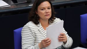 Bundessozialministerin Andrea Nahles (SPD) will Bürger und Betriebe bei der Eigenvorsorge fürs Alter stärker in die Pflicht nehmen. Foto: dpa