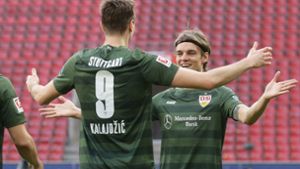 Das VfB-Traum-Duo, bestehend aus Sasa Kalajdzic (links) und Borna Sosa, schafft es natürlich in die Elf der Saison. Foto: Pressefoto Baumann/Hansjürgen Britsch