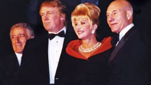 Ivana Trump mit ihrem damaligen Mann Donald bei einer Veranstaltung im Jahr 2000. Foto: IMAGO/APress/IMAGO