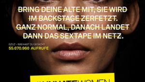 Die Frauenrechtsorganisation Terre des femmes hat gegen frauenverachtende Sprache die Kampagne #unhatewomen gestartet. Foto: dpa/Philipp und Keuntje