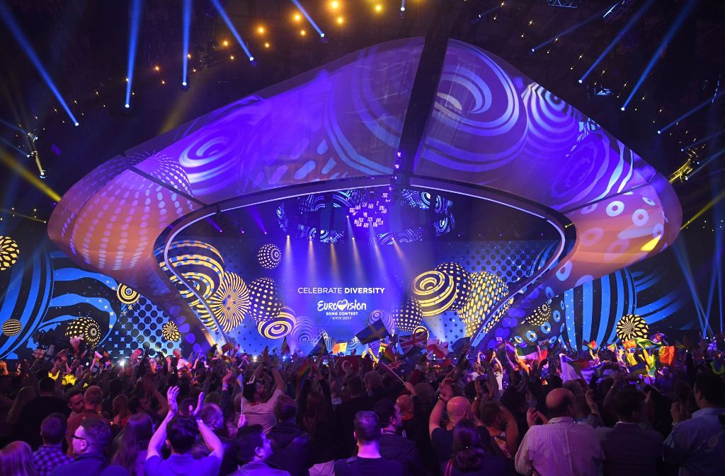 Die Halle in Kiew (Ukraine) strahlte zu Beginn des Abends in bunten Farben. Nach der Show wurden die Kandidaten für das Finale bekannt gegeben.