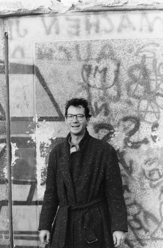 Der Stuttgarter Fotograf Thomas Hanisch im November 1989 in Berlin.