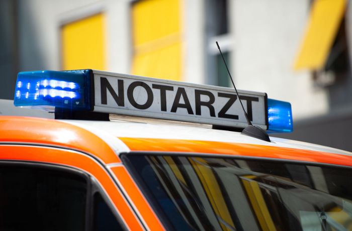 Stuttgart-Untertürkheim: Junge bei Unfall schwer verletzt – Autofahrer leistet Erste Hilfe