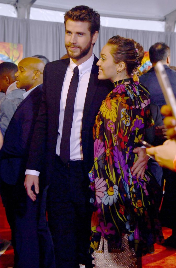 Unterstützung aus der Familie: Chris Hemsworths Bruder Liam mit Freundin Miley Cyrus.