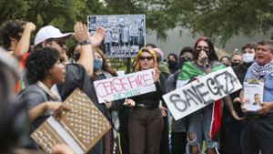Der Nahostkonflikt hat in den letzten Tagen zu Protesten und Ausschreitungen in den USA geführt:  Im Bild:  Tampa in Florida: Pro-palästinensische Demonstranten  auf dem MLK Plaza an der University of South Florida. Foto: dpa/Douglas R. Clifford
