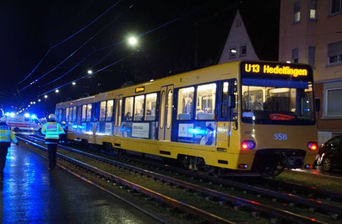 Unfall in Stuttgart: Mann wird von Stadtbahn erfasst und stirbt