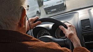 82-Jähriger fährt nach Unfall einfach weiter