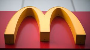 Zwei Werbeplakate in einer Mannheimer McDonalds-Filiale haben eine Diskriminierungs-Debatte ausgelöst (Symbolbild). Foto: AFP