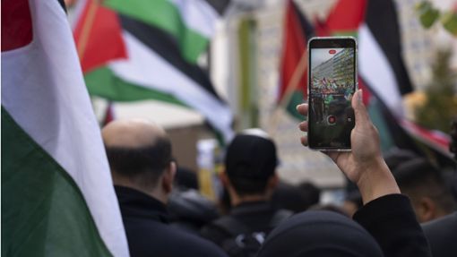Samidoun ist in mehr als zehn Ländern aktiv und organisiert in Deutschland teils  auch pro-palästinensische Aktionen (Symbolbild). Foto: IMAGO/Presse-Photo Horst Schnase/IMAGO/Horst Schnase