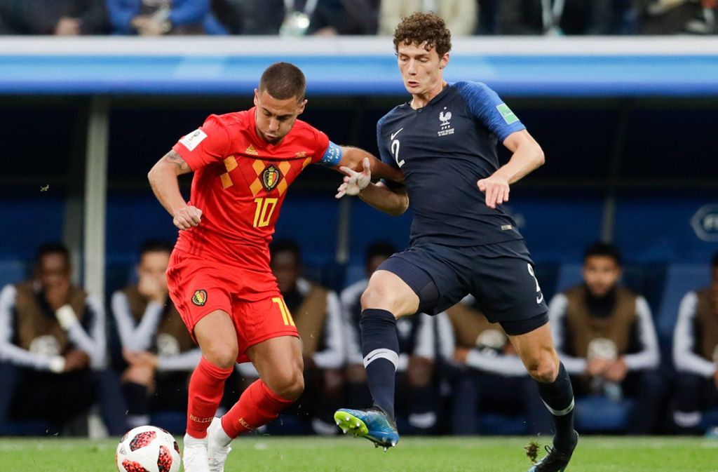 Durch den Sieg im Halbfinale gegen Belgien um Superstar Eden Hazard (links) steht Pavard im größten Spiel seiner Karriere und bestreitet an diesem Sonntag das WM-Finale gegen Kroatien.
