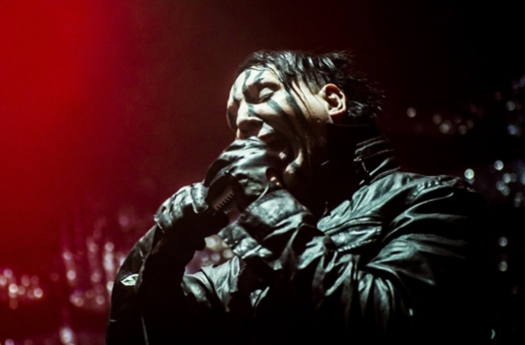 Der US-amerikanische Musiker Marilyn Manson in der Stuttgarter Porsche Arena.