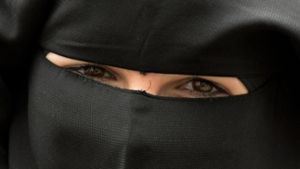 In Frankreich herrscht Burka-Verbot. Foto: dpa
