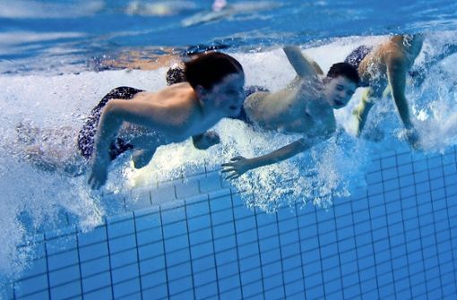 Private Schwimmschulen unterrichten in Stuttgart zahlreiche Schüler – doch sie fürchten jetzt um ihre Zukunft. Foto: Martin Stollberg