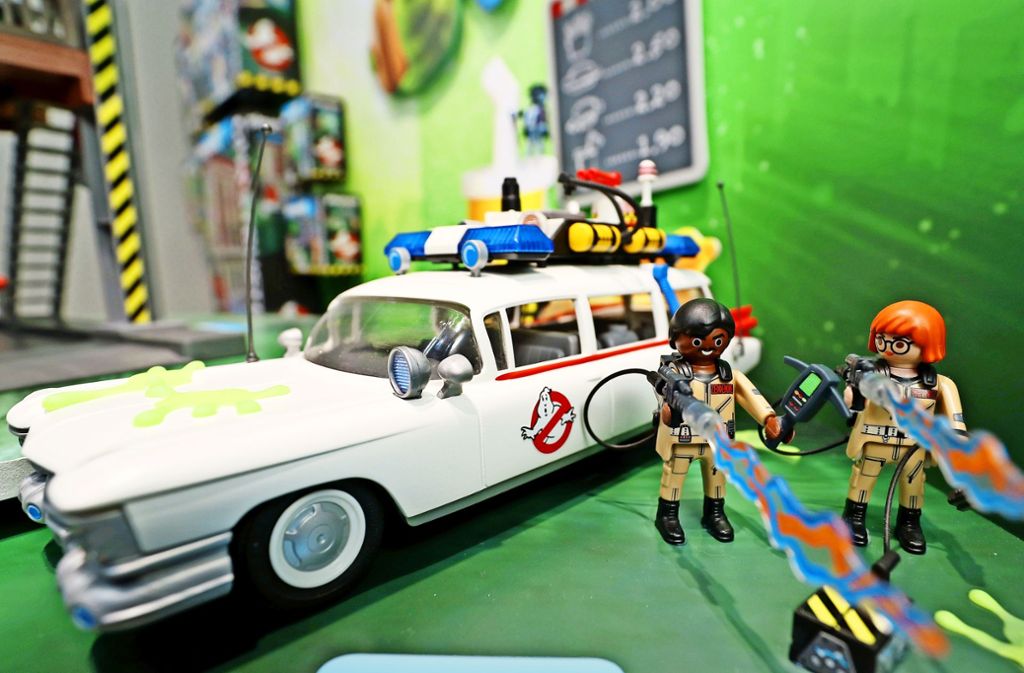 Playmobil will mit den Geisterjägern an den Kinoerfolg anknüpfen und vertreibt Spielfiguren im Miniaturformat. Das Unternehmen aus Franken hat die Lizenz für den Kinoklassiker „Ghostbusters“  von der US-Firma Sony Pictures erworben.