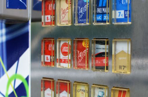 Das Objekt der diebischen Begierde in Stuttgart-Vaihingen: Ein Zigarettenautomat. (Symbolbild) Foto: Shutterstock/Firn