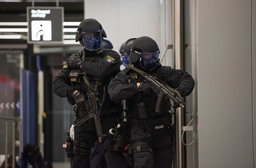 Rettungskräfte proben an diesem Wochenende in Ludwigsburg den Ernstfall. Foto: Bundespolizei