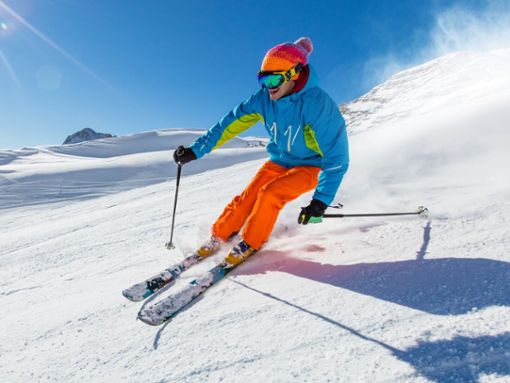 Beim Skifahren sind Kraft, Kondition und Gleichgewicht gefordert. Foto: Lukas Gojda/Shutterstock.com