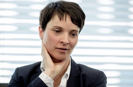 Frauke Petry wirkt trotz eines versöhnlicheren Kurses als Verliererin des Kasseler Parteikonvents. Foto: dpa