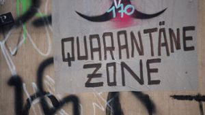 Quarantäne – wie lange soll sie für wen dauern? Darüber gibt es Streit. Foto: dpa/Marijan Murat