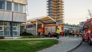Der Austritt von Ammoniak im Porsche-Entwicklungszentrum in Weissach hat am Samstagabend zu einem Großeinsatz der Feuerwehr geführt. Foto: SDMG