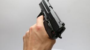 15-Jähriger richtet Schusswaffe auf Passanten