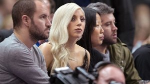 Lady Gaga bei einem Spiel der NBA in der O2-World in Berlin. Foto: dpa
