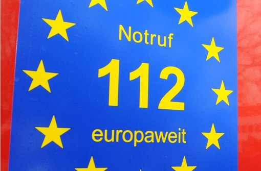 Das  Logo auf den Einsatzwagen wirbt für die europaweit einheitliche Notrufnummer. Foto: Günter E. Bergmann