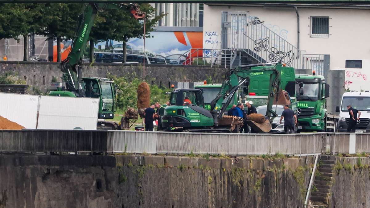 ケルンでの爆撃の爆撃：大規模な避難後のケルンの爆弾を和らげた