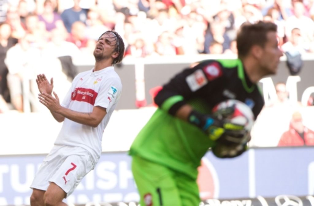 Wieder nichts: VfB-Stürmer Martin Harnik  (li.) geht beim Pflichtspiel gegen die TSG Hoffenheim leer aus. Klicken Sie sich durch die Spieler in der Einzelkritik!