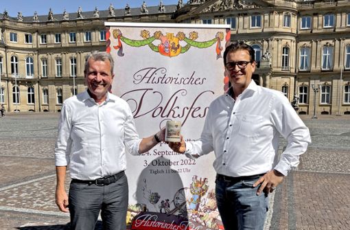 in.Stuttgart-Chef Andreas Kroll (links) mit Festwirt Michael Schmücker in-Stuttgart-Chef Andreas Kroll mit Festwirt Michael Schmücker (re.) Foto: /in.Stuttgart