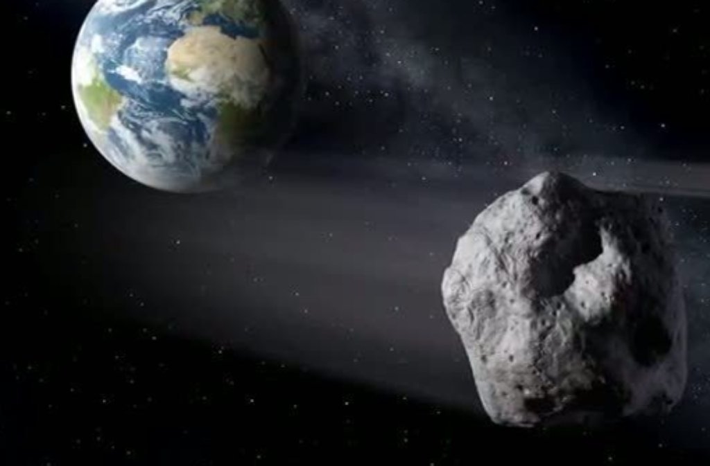 Asteroid  2012 DA14 : Am 15. Februar 2013 flog er knapp 28 000 Kilometer an der Erde  vorbei und kreuzte dabei  die Bahn von   Kommunikations- und Erdbeobachtungssatelliten.