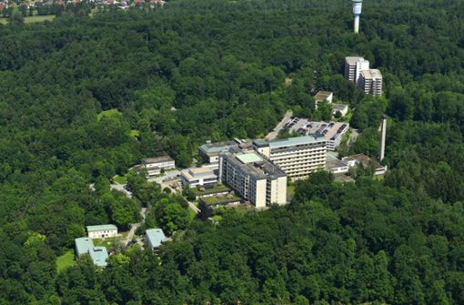 Inmitten von Wald: Das Klinikgelände Sindelfingen wird ab 2025 neu zu bebauen sein. Foto: Stadt Sindelfingen/Friedrich Stampe