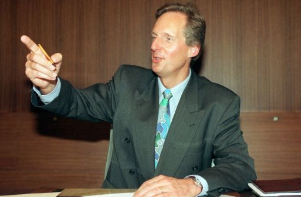 Wolfgang Schuster 1996 an seinem ersten Tag im Amt des neuen Oberbürgermeisters von Stuttgart.