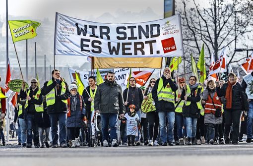 Bald marschieren die Verdi-Mitglieder wieder für höhere Einkommen  – wie hier zuletzt in Stuttgart bei der Tarifrunde der Länder im Februar 2017. Foto: Lichtgut/Max Kovalenko