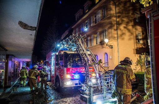 Die Feuerwehr in Esslingen bei ihrem Einsatz in der Milchstraße. Foto: SDMG